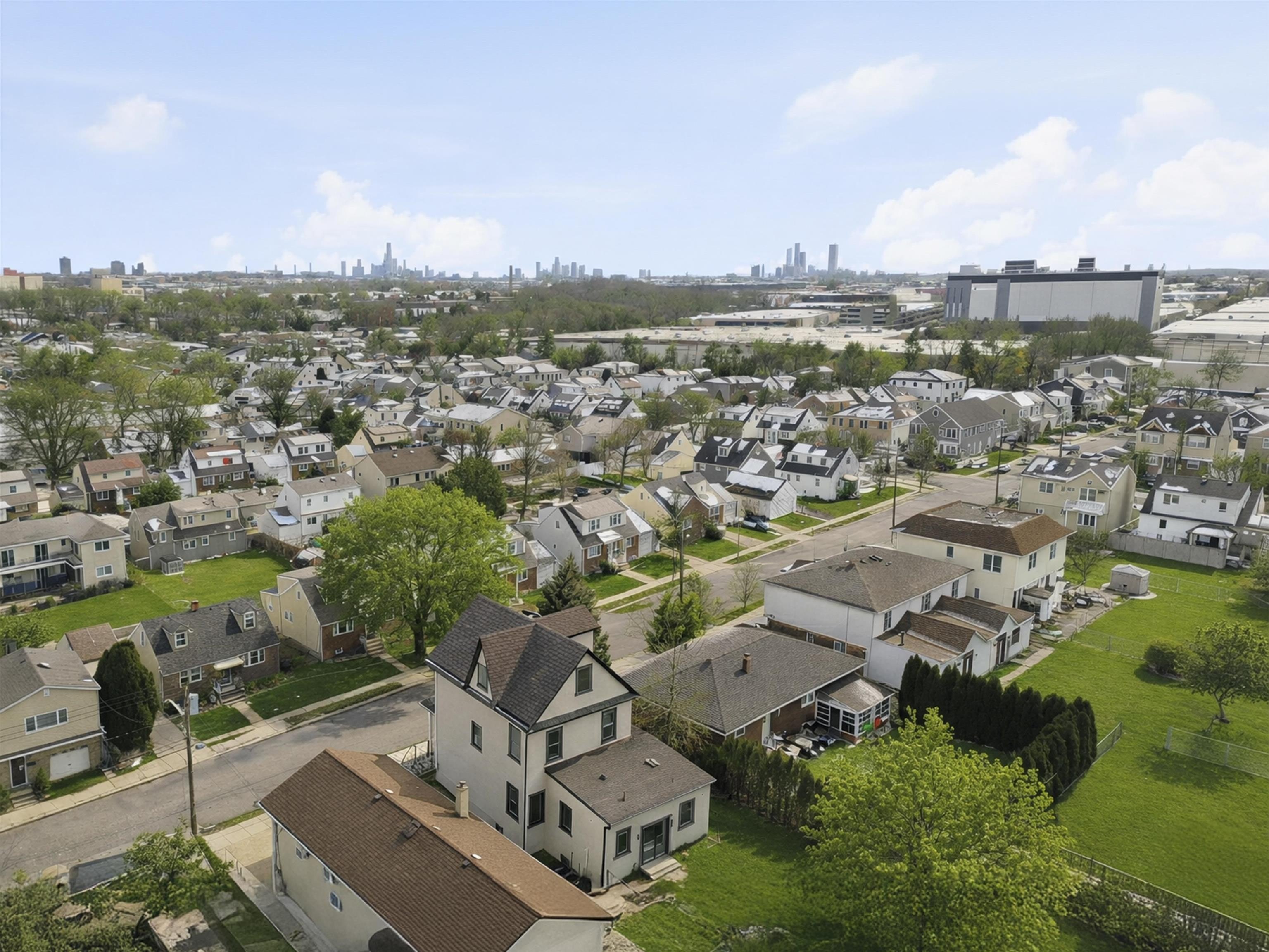 Single Family 7BR 4BA - 703 3RD ST, Secaucus, NJ