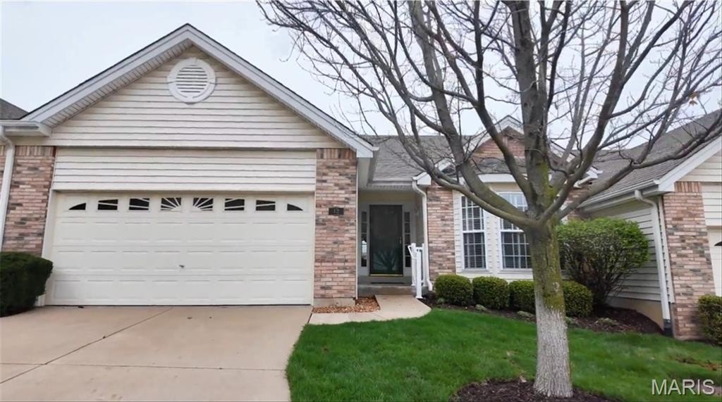 Single Family 3BR 3BA - 12 N Trumbull Circle, St Charles, MO