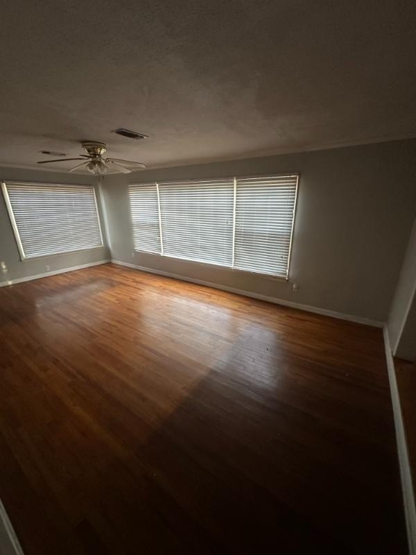 Single Family 4BR 2BA - 618 S Columbus, Aberdeen, MS