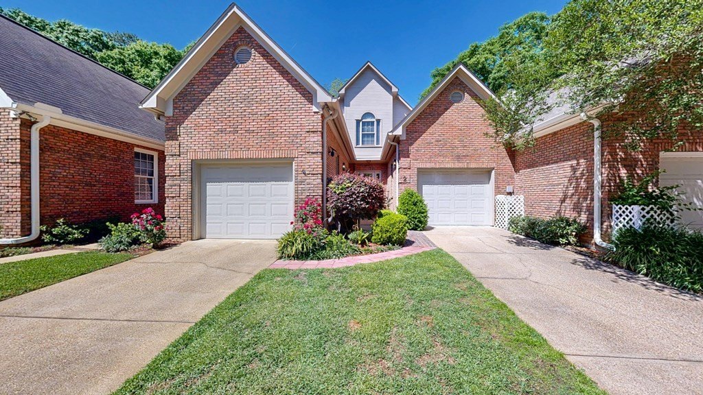 Single Family 3BR 4BA - 2 Parkplace Court, Dothan, AL