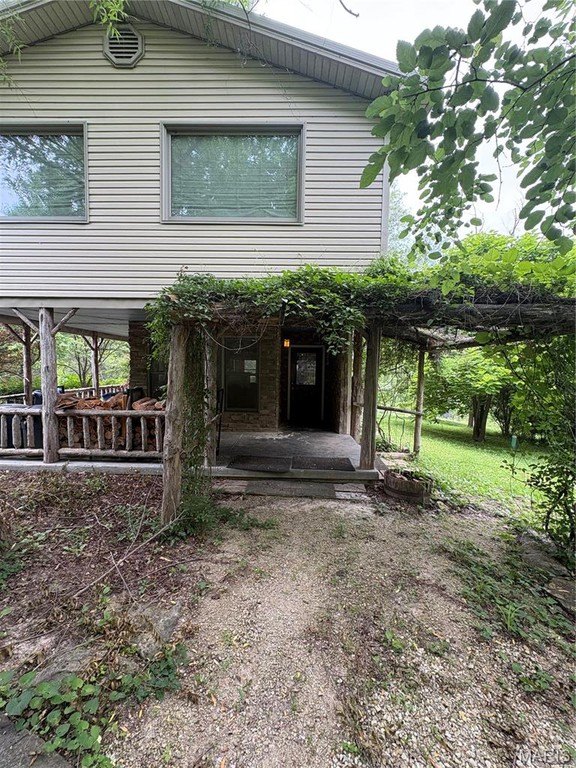 Single Family 2BR 2BA - 515 R And B Drive, Hermann, MO