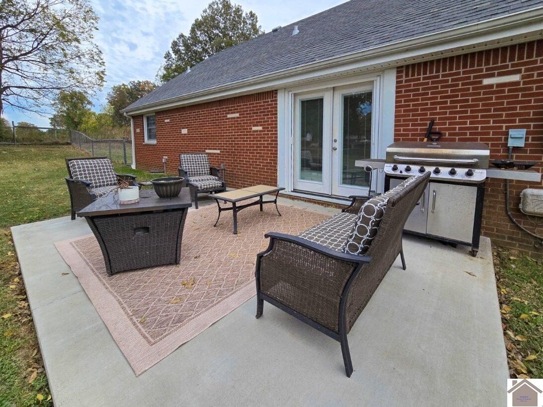 Single Family 4BR 2BA - 3861 Lovelaceville Rd, Paducah, KY