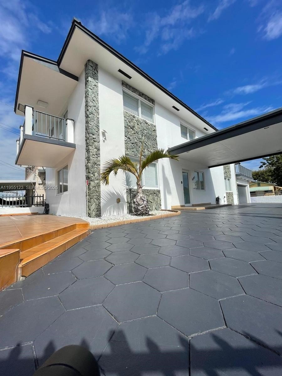 Single Family 4BR 3BA - 901 NW 22nd Pl, Miami, FL