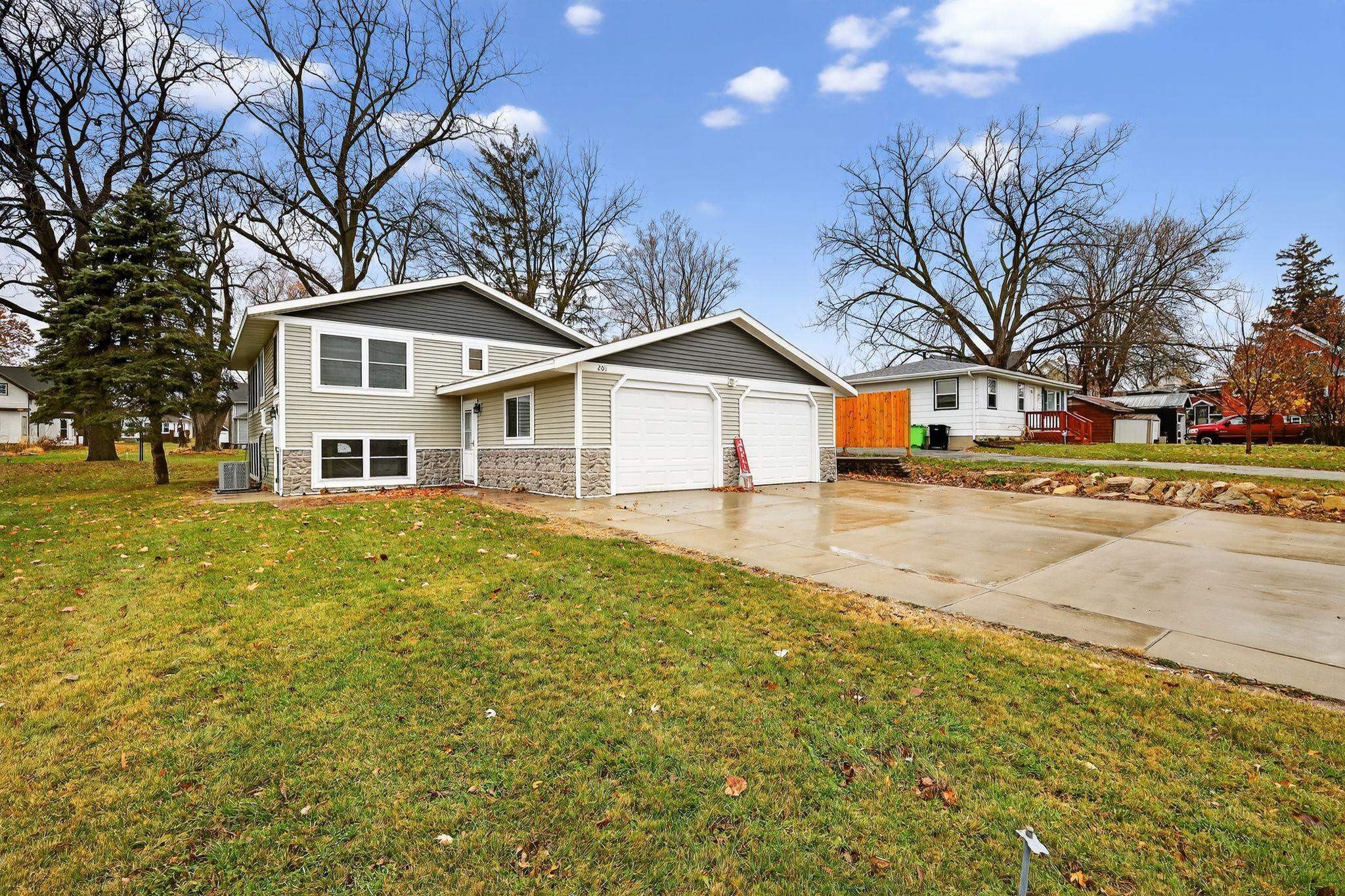 Single Family 3BR 2BA - 205 Ann Street, Fox Lake, WI