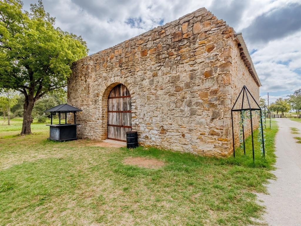 400 Old Comanche Rd  