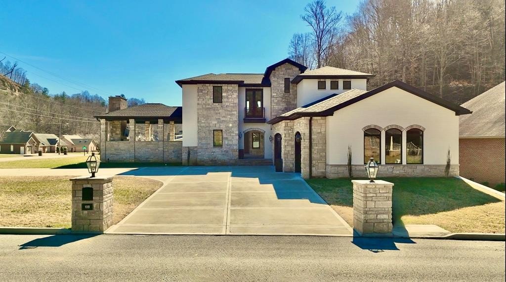 Single Family 4BR 5BA - 109 Spruce Lane, Pikeville, KY
