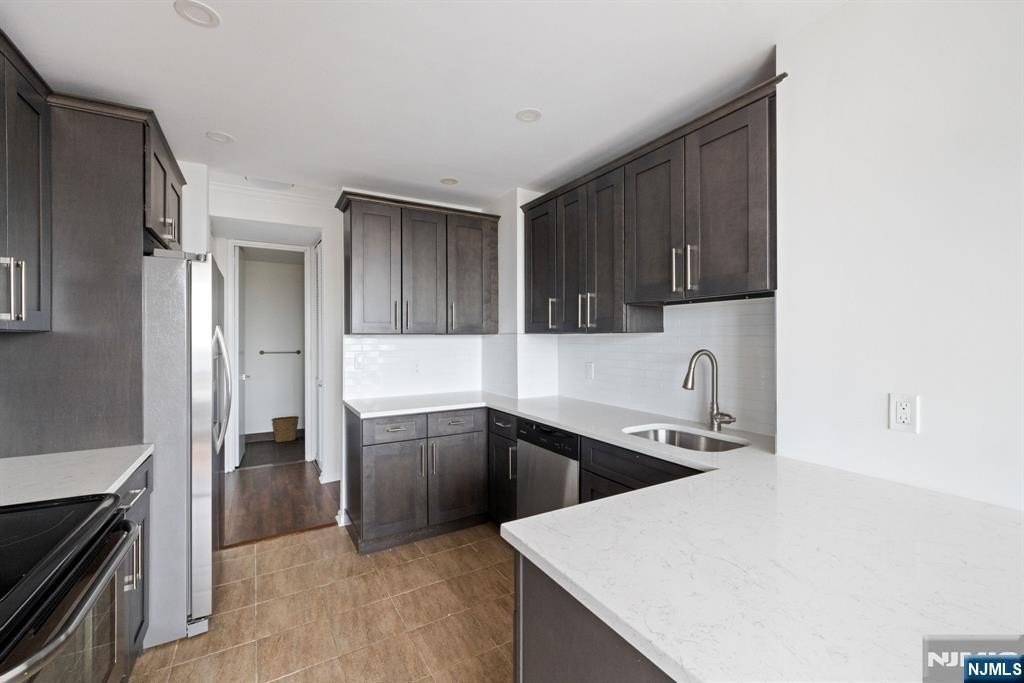 Other 2BR 3BA - 100 Carlyle 9DS, Cliffside Park, NJ