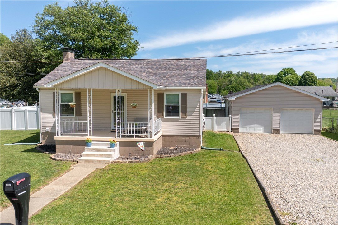 Single Family 3BR 2BA - 4 Oak St, Clarksville, PA
