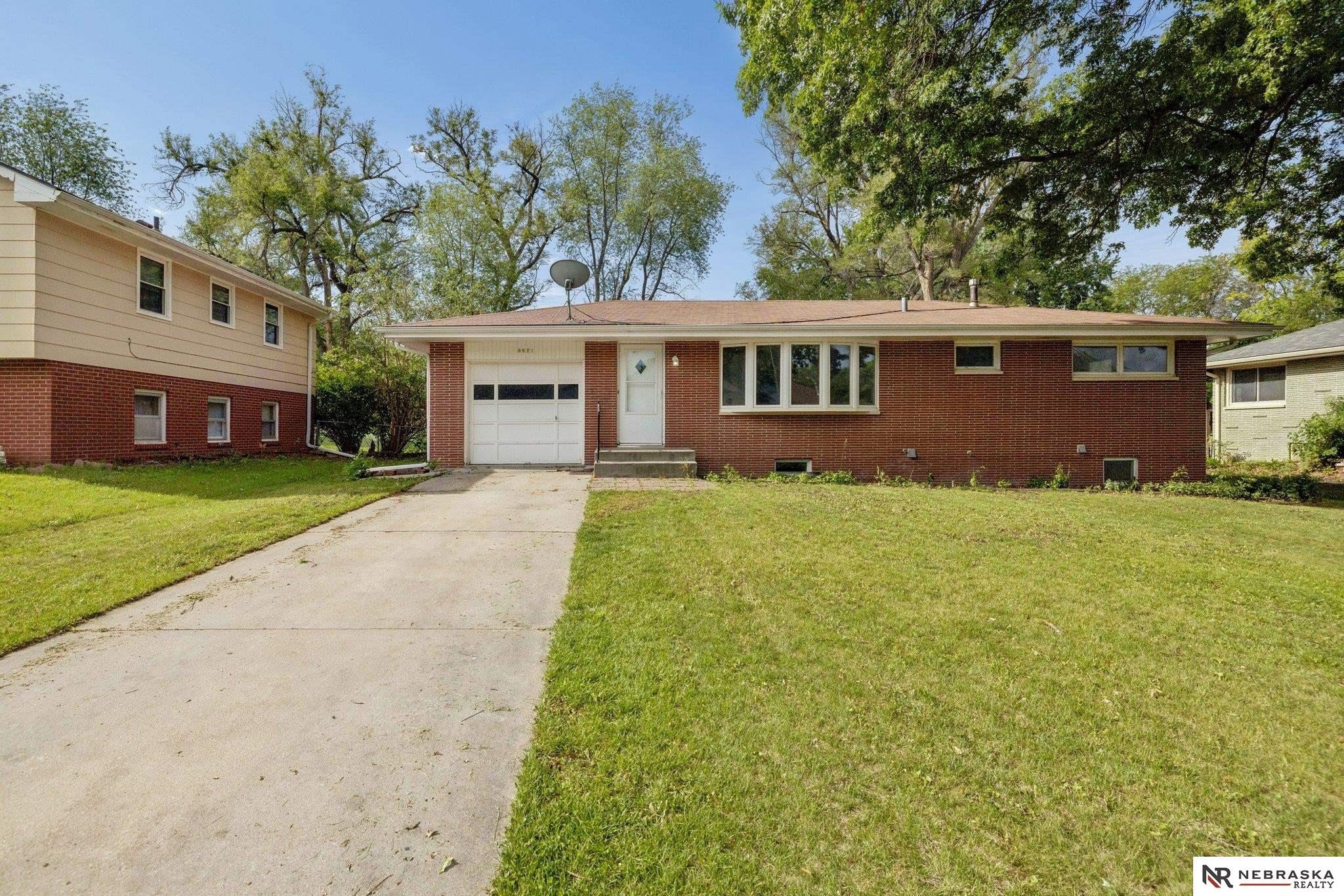 Single Family 3BR 2BA - 6021 Lexington Avenue, Lincoln, NE