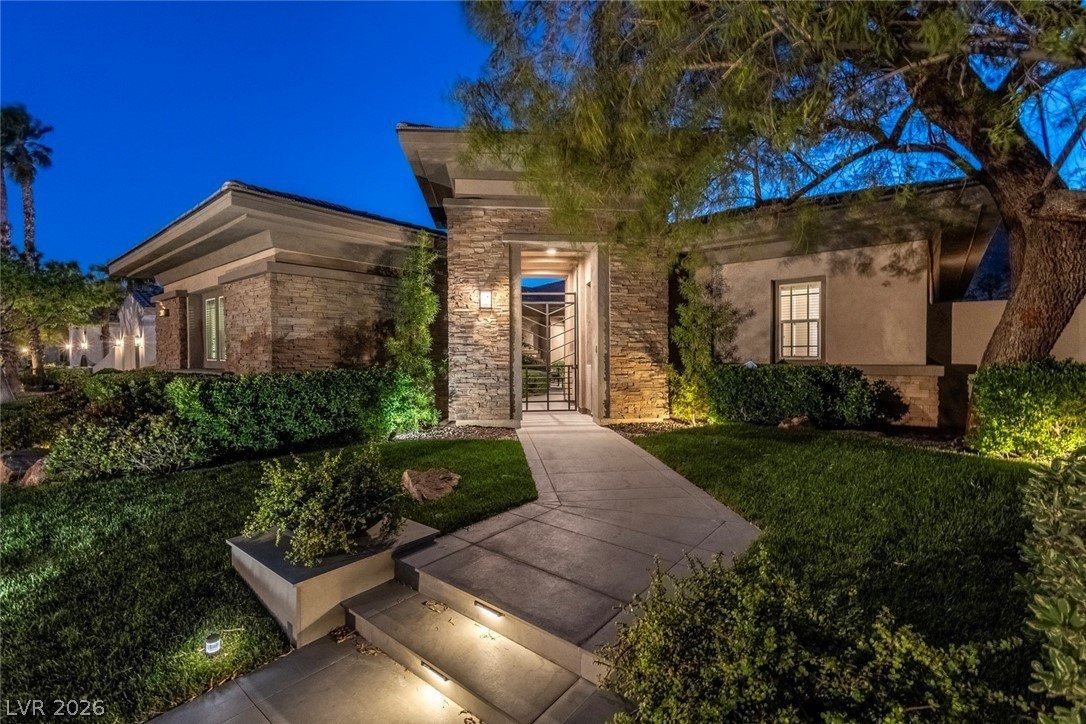 Single Family 4BR 5BA - 2797 Turtle Head Peak Dr, Las Vegas, NV