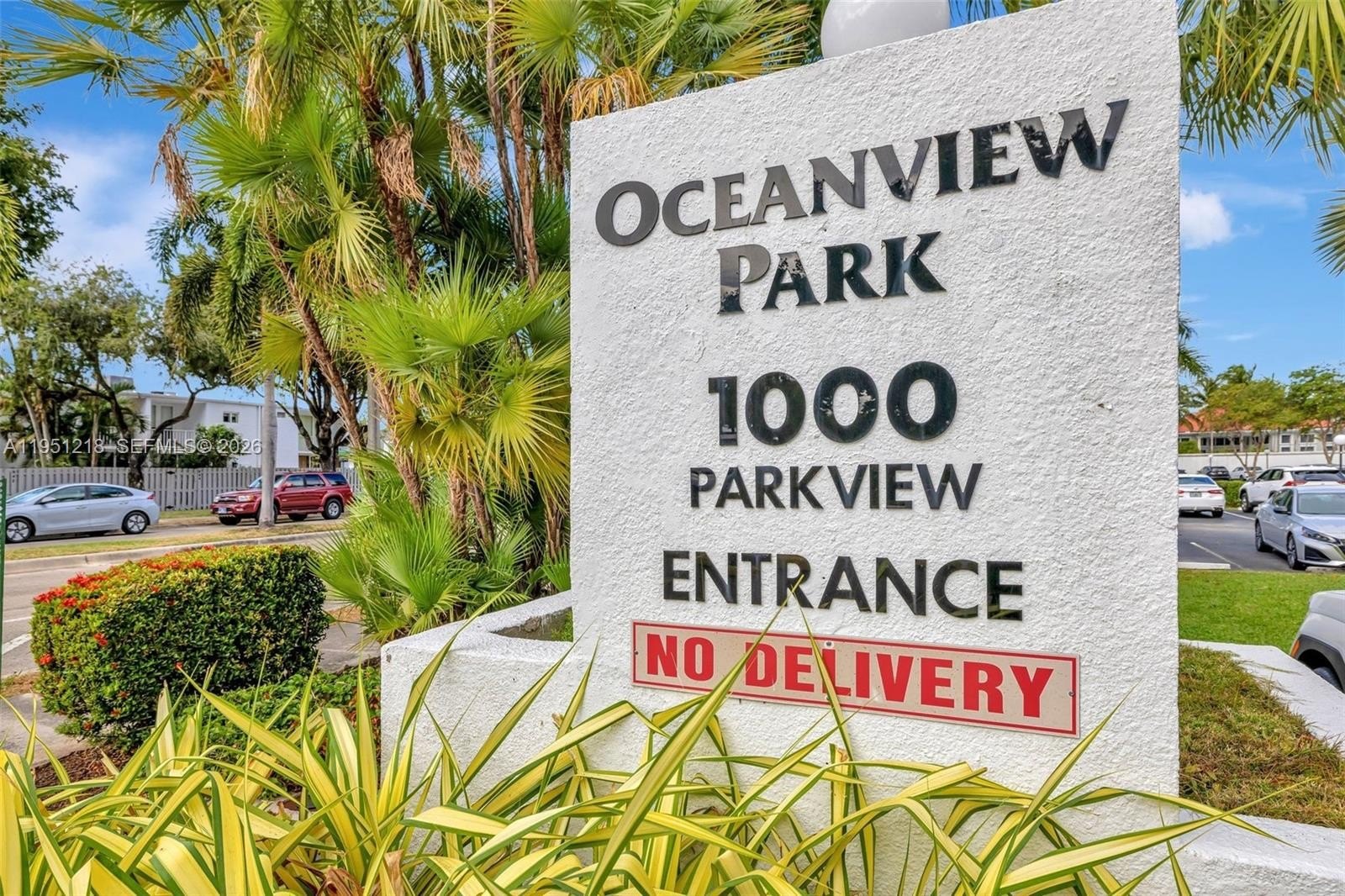 Condo 1BR 2BA - 1000 Parkview Dr, Hallandale Beach, FL
