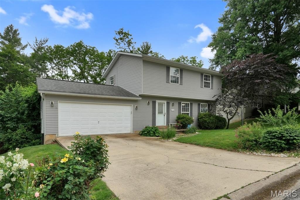 Single Family 3BR 4BA - 4723 Brecht Lane, Godfrey, IL