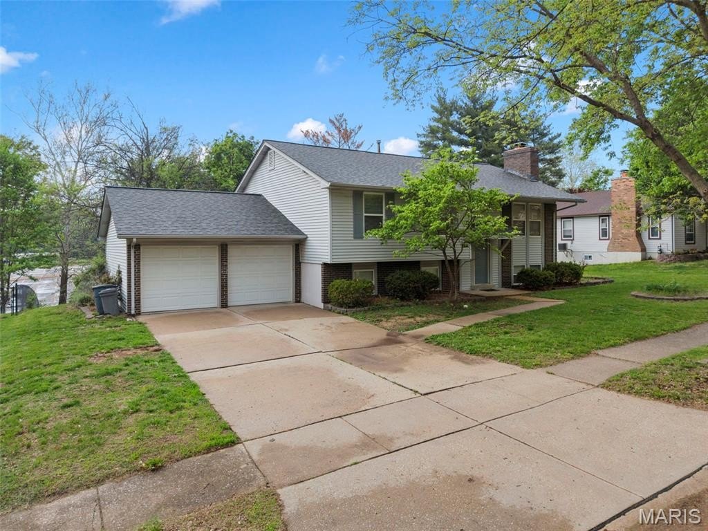 Single Family 4BR 3BA - 1627 Prestonpark Lane, St Louis, MO