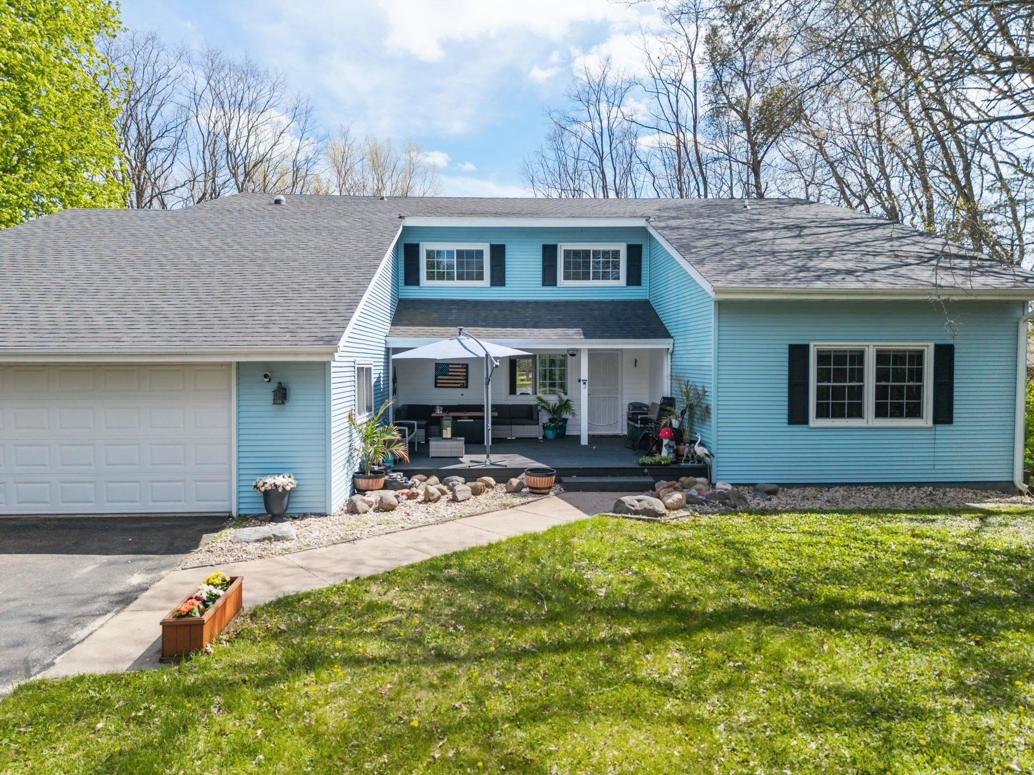 Single Family 5BR 3BA - 3632 A 11th Lane, Wisconsin Dells, WI
