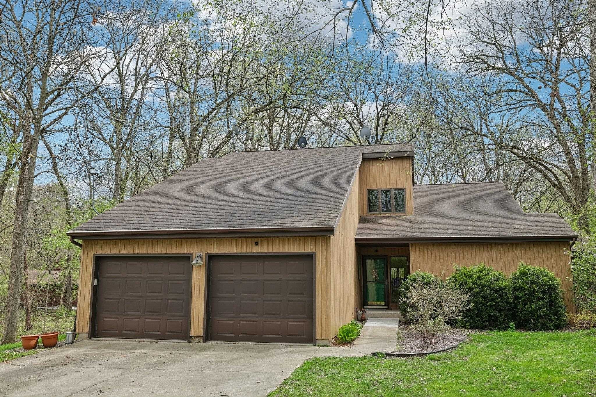 Single Family 3BR 3BA - 422 Game Ridge Trail, Oregon, WI