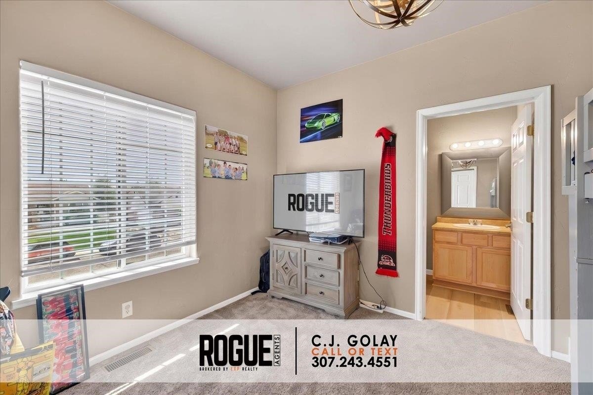 Single Family 5BR 4BA - 6041 S Spruce St, Casper, WY