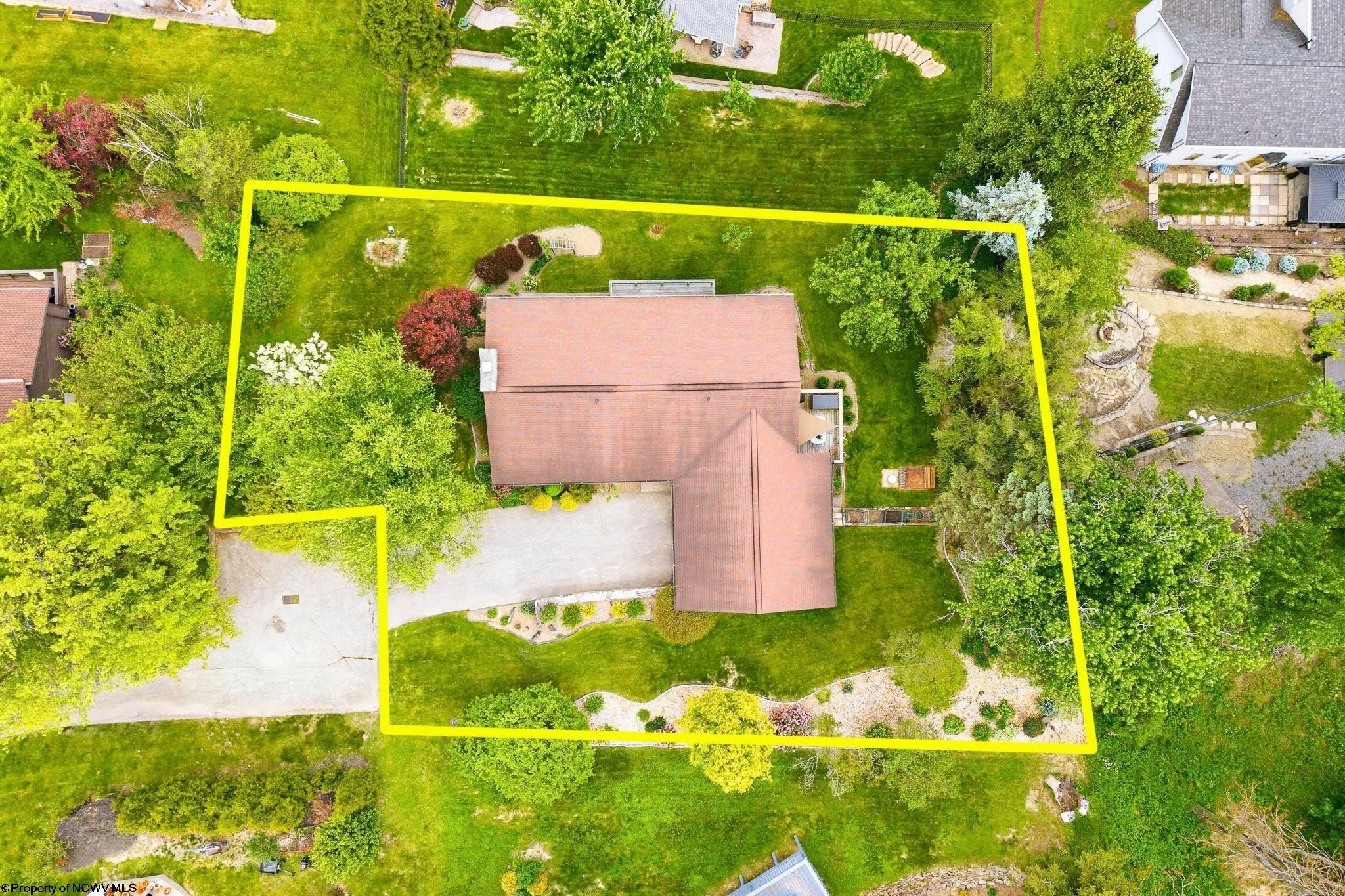 Single Family 4BR 3BA - 2 Ridge Place, Morgantown, WV