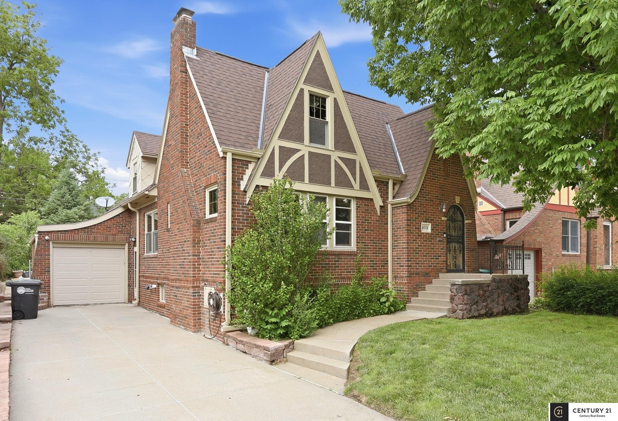 Single Family 3BR 3BA - 6028 Poppleton Avenue, Omaha, NE