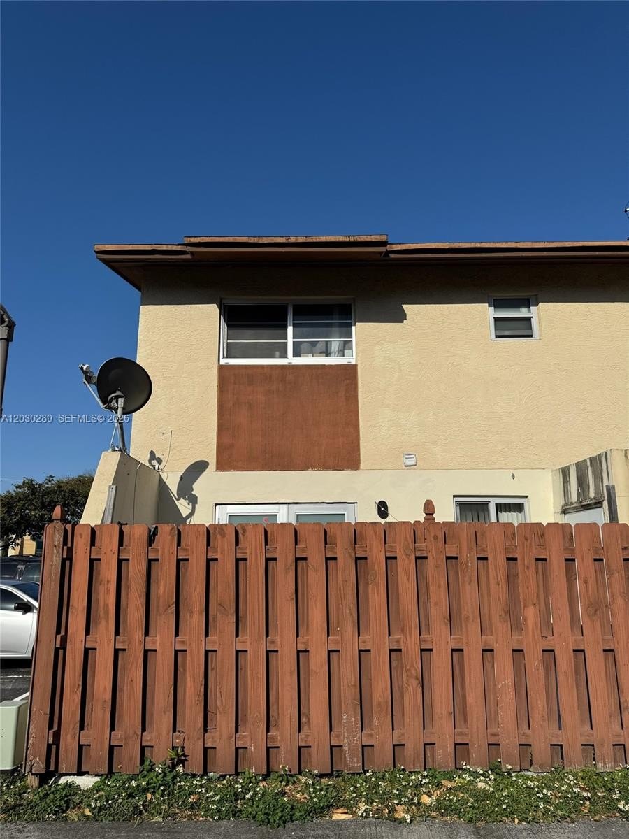 Condo 3BR 2BA - 11 SW 109th Ave, Sweetwater, FL