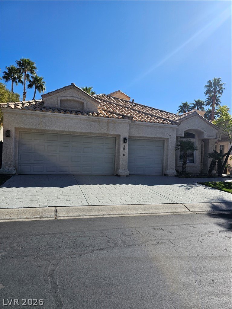 Single Family 3BR 4BA - 2016 Bay Hill Drive, Las Vegas, NV