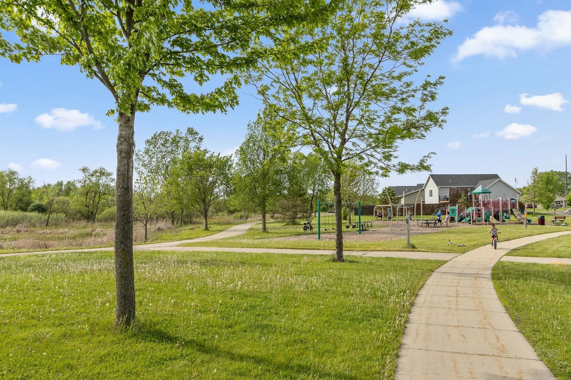 Single Family 3BR 2BA - 267 Sweet Grass Drive, Sun Prairie, WI