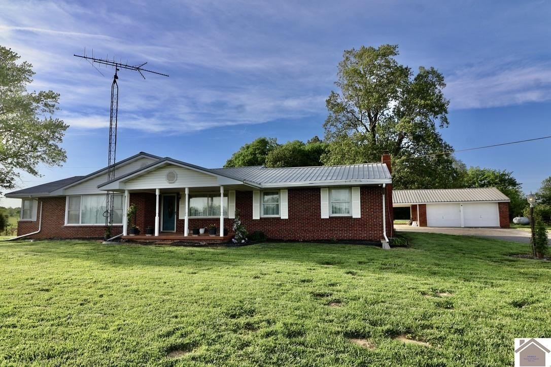 Single Family 2BR 2BA - 1381 U.S. 60, Marion, KY