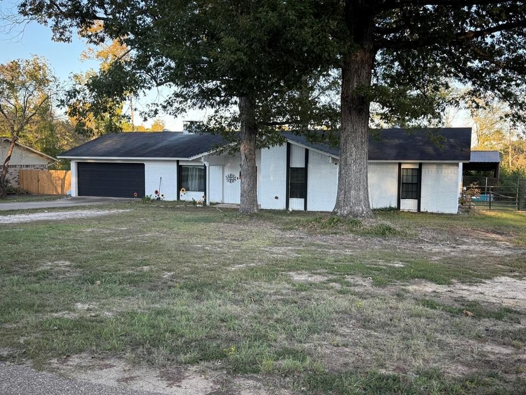 Single Family 3BR 2BA - 109 MOCKINGBIRD LN, Linden, TX