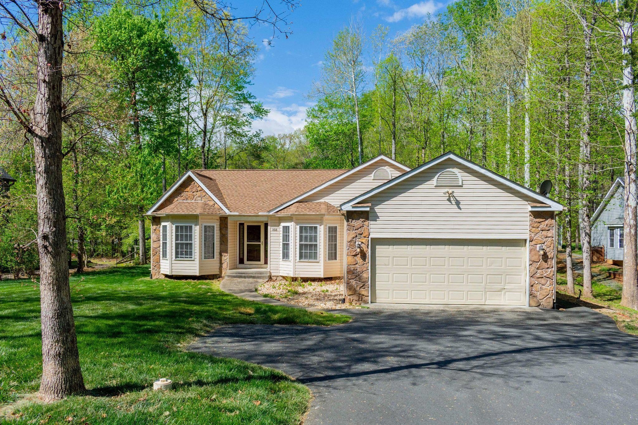 Single Family 3BR 2BA - 103 ASPEN CT, LOCUST GROVE, VA