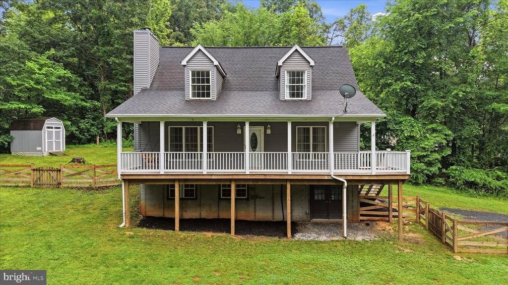 Single Family 4BR 3BA - 348 Pine Shores Drive, Front Royal, VA