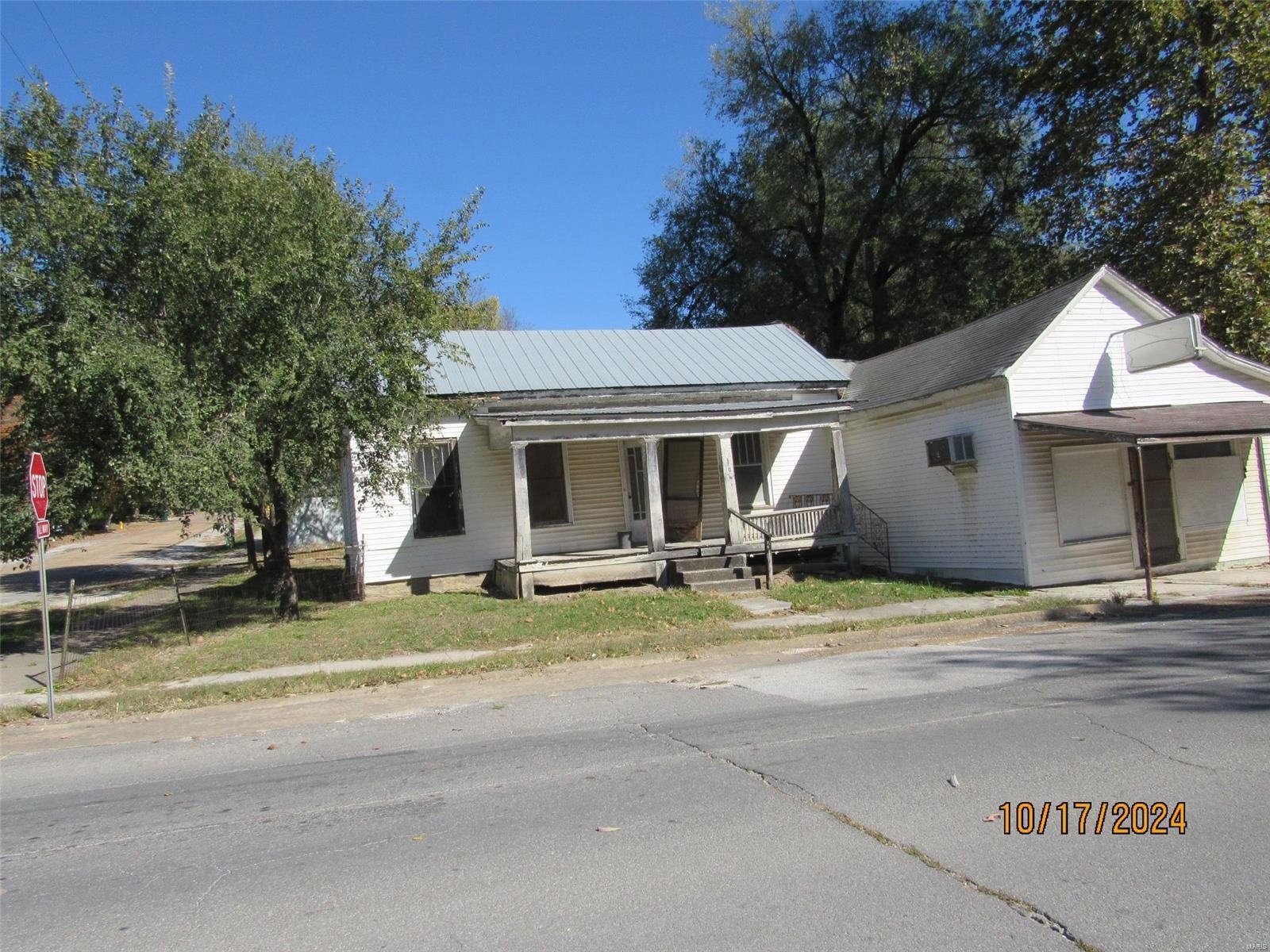Single Family 1BR 1BA - 515 N 7th Street, Louisiana, MO