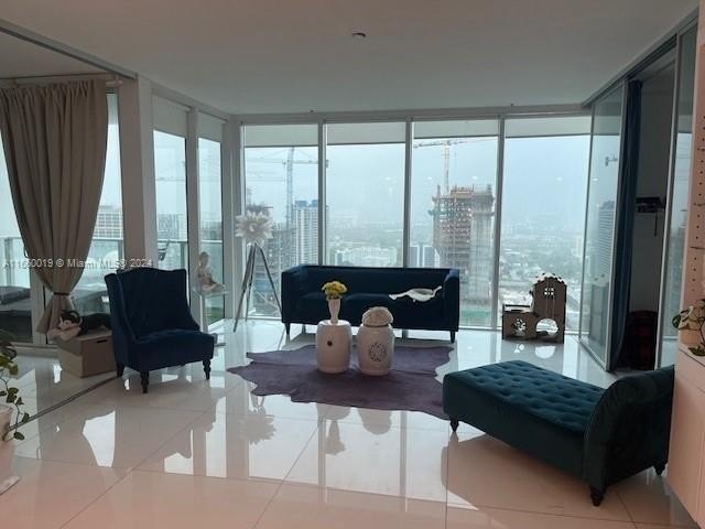 Condo 2BR 3BA - 1040 Biscayne Blvd, Miami, FL