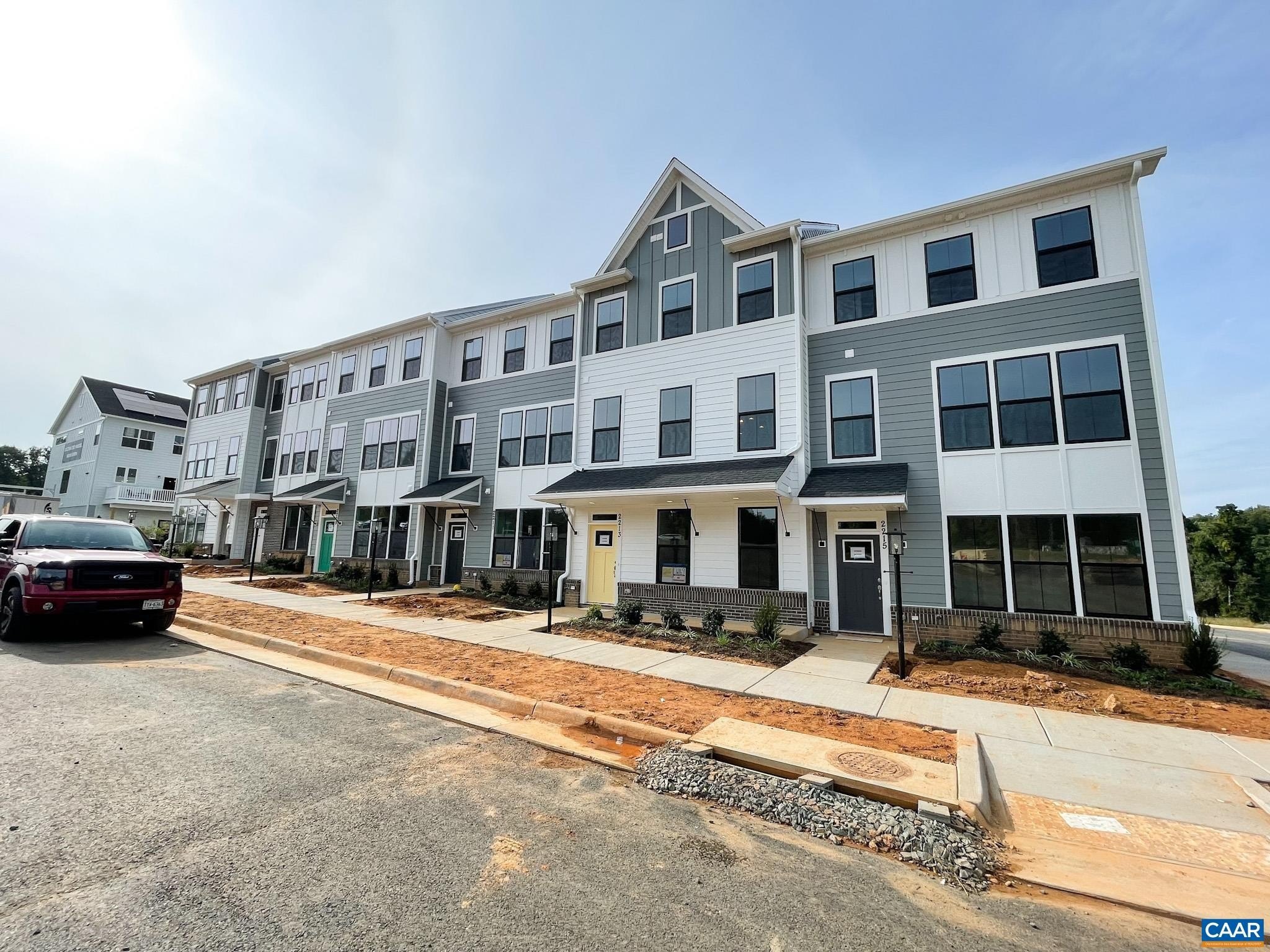 Single Family 4BR 4BA - 2868 SWEETBAY ST, CHARLOTTESVILLE, VA