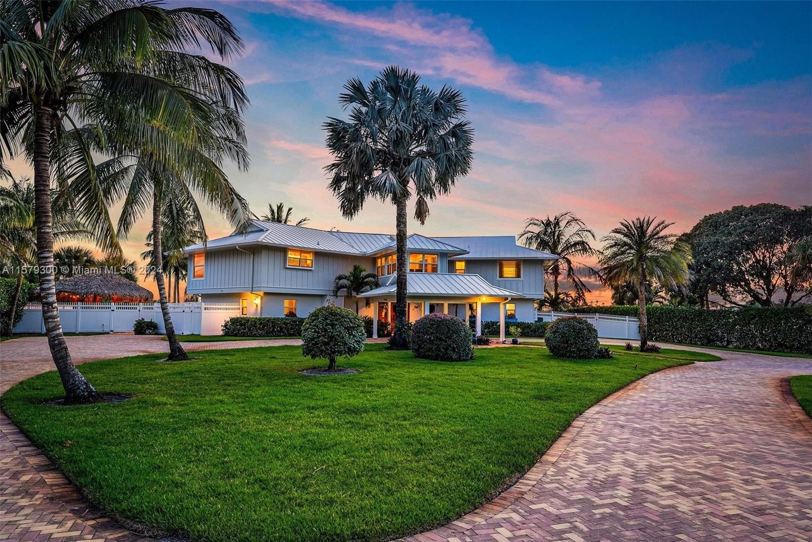 Single Family 6BR 7BA - 4643 SE Cheerio Way, Stuart, FL