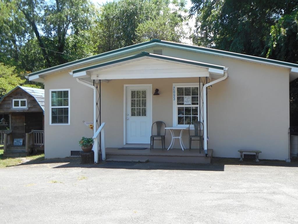 Single Family 2BR 1BA - 2093 Highlands Road, Franklin, NC