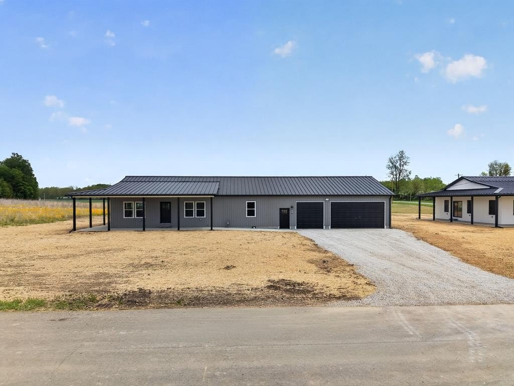 Single Family 4BR 3BA - 797 Bender Ave, Galion, OH