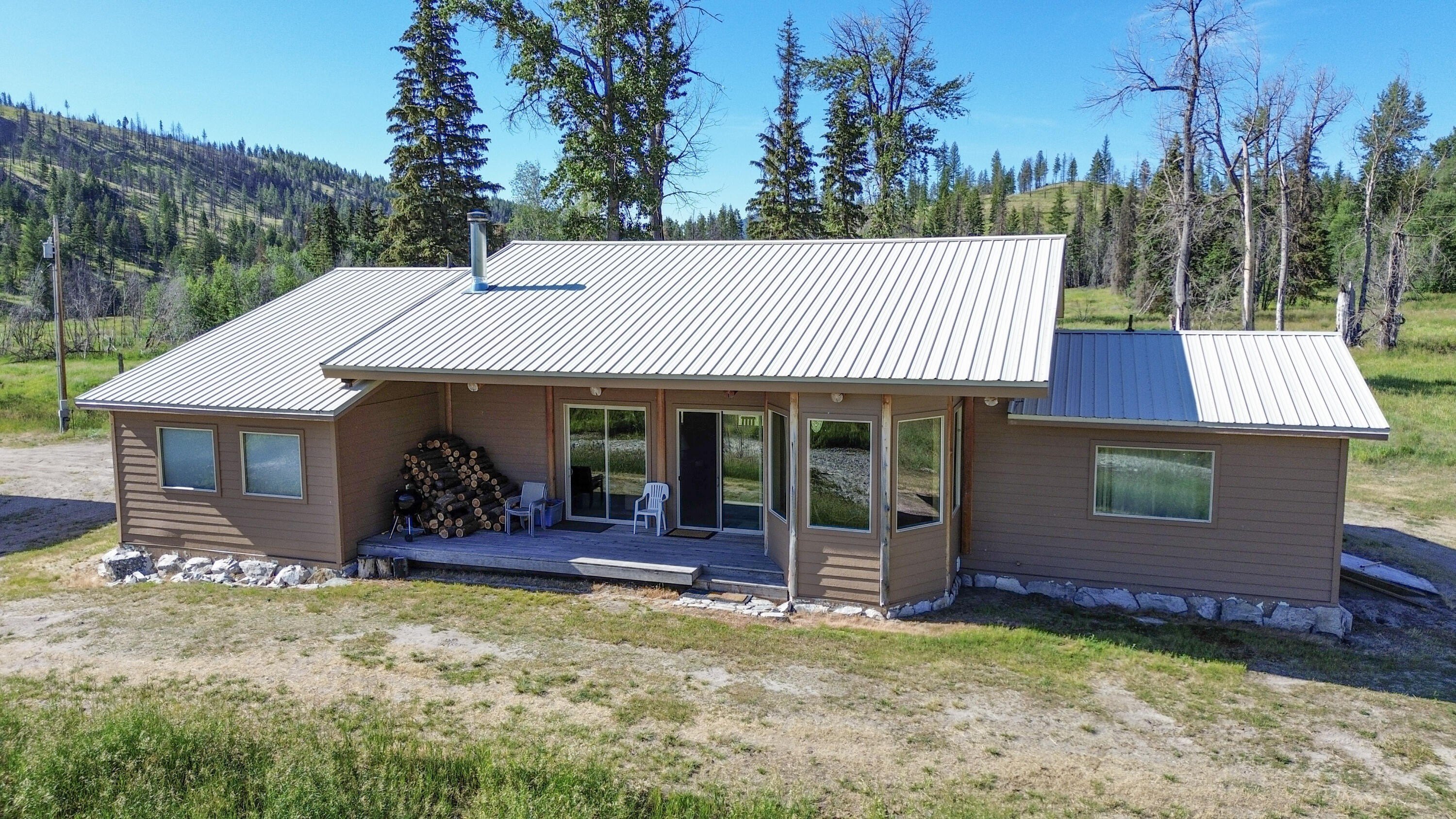 Single Family 3BR 3BA - 333 BONAPARTE LAKE RD, TONASKET, WA