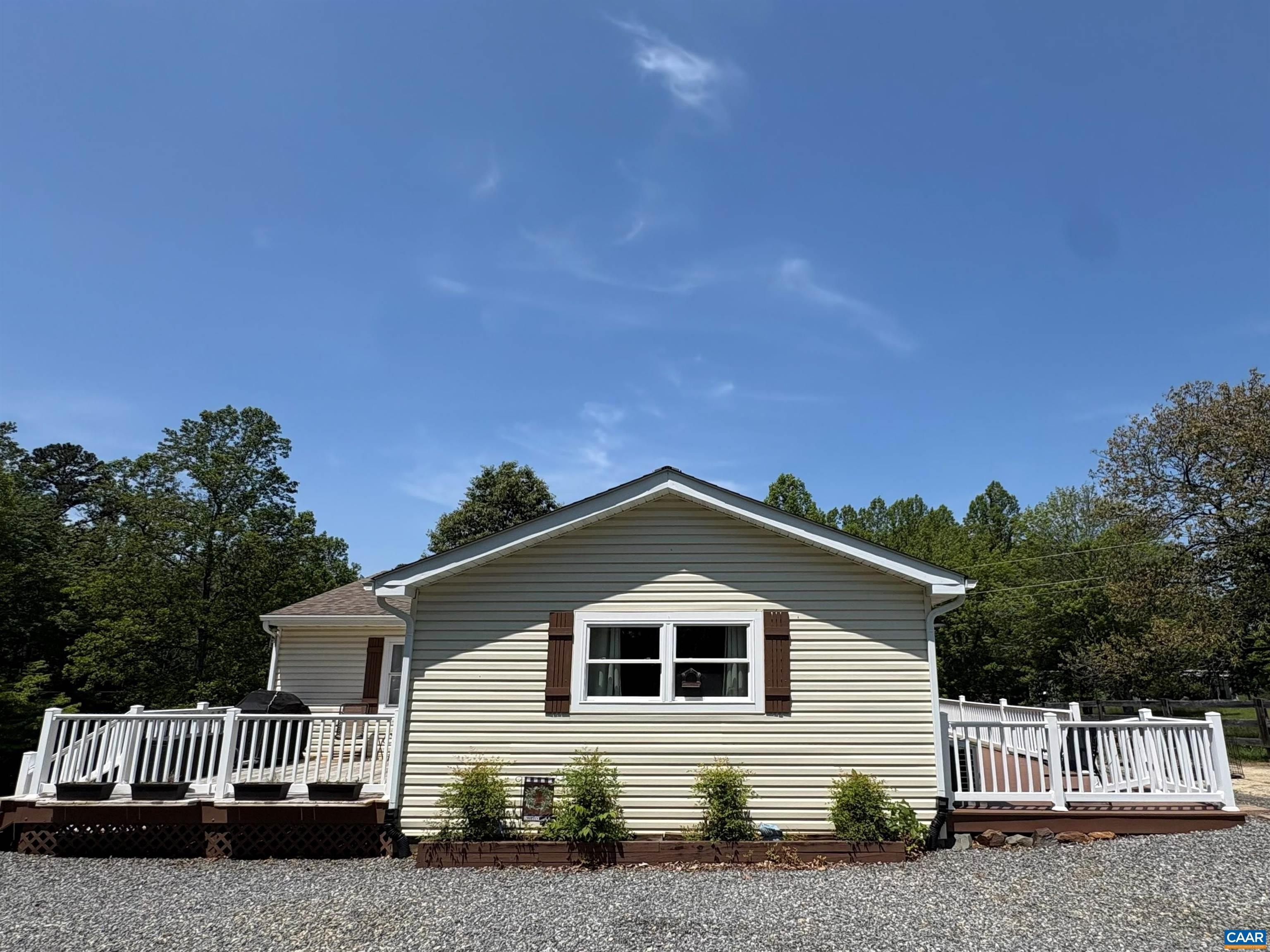 Single Family 2BR 2BA - 16354 BURNLEY RD, BARBOURSVILLE, VA