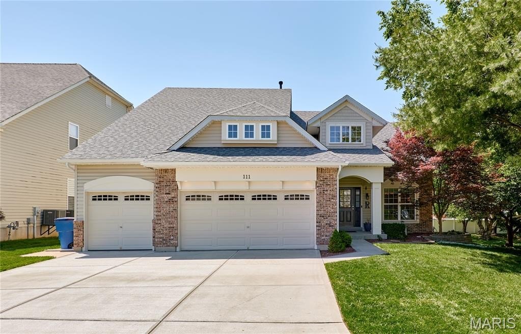 Single Family 4BR 4BA - 111 Berry Manor Circle, St Charles, MO