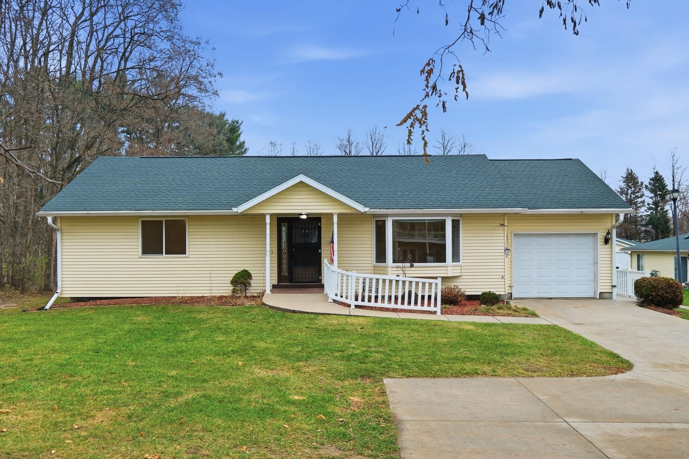 Condo 2BR 3BA - 305 Mack Drive, Reedsburg, WI