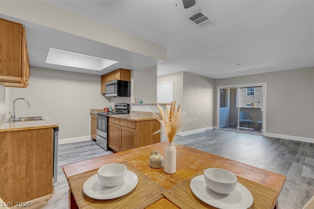 Condo 1BR 1BA - 4200 S Valley View Boulevard, Las Vegas, NV