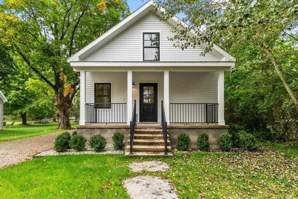 Single Family 3BR 3BA - 1205 State, Charlevoix, MI