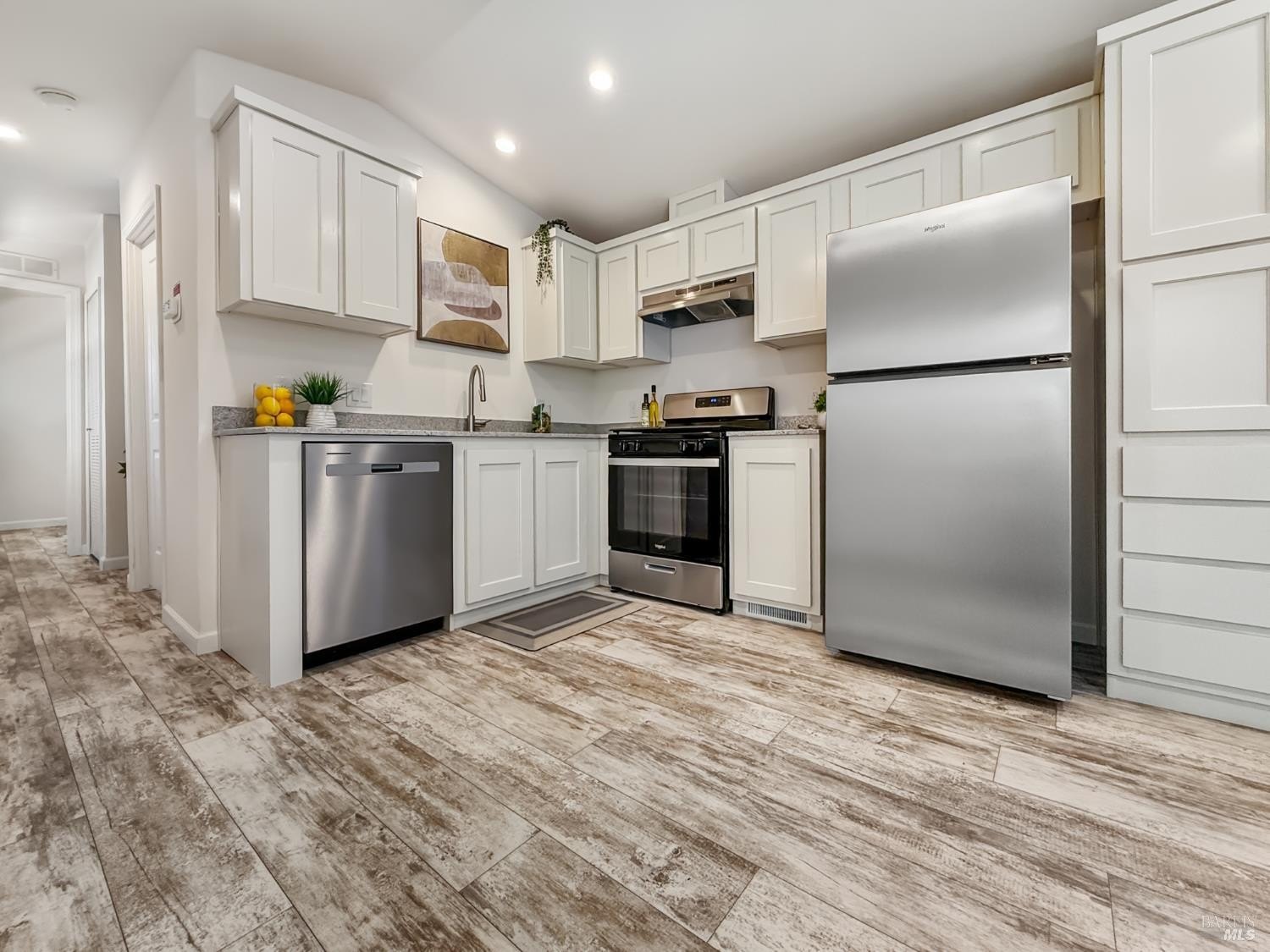 Manufactured Housing 2BR 1BA - 101 Colgan Avenue, Santa Rosa, CA
