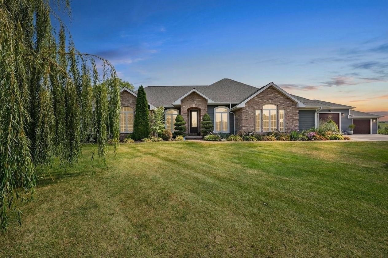 Single Family 6BR 3BA - 1679 Marian Court, Mineral Point, WI