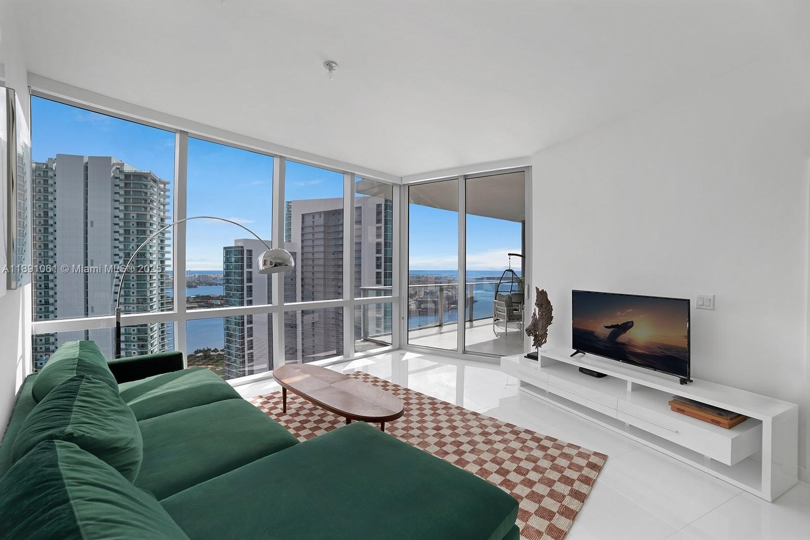 Condo 2BR 3BA - 851 NE 1st Ave, Miami, FL