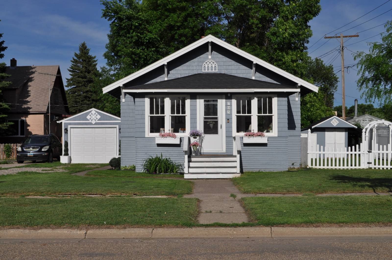 Single Family 2BR 1BA - 705 11th NE St, Cooperstown, ND