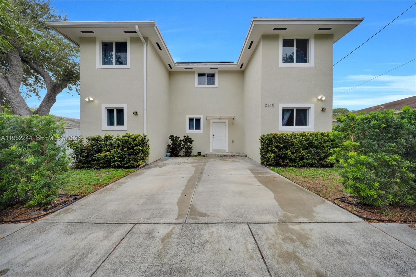 Single Family 3BR 3BA - 2315 NW 60th St, Miami, FL