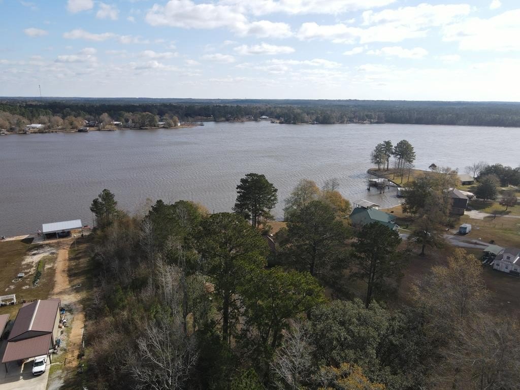 Single Family - 70 Bucaneer Circle, Carriere, MS