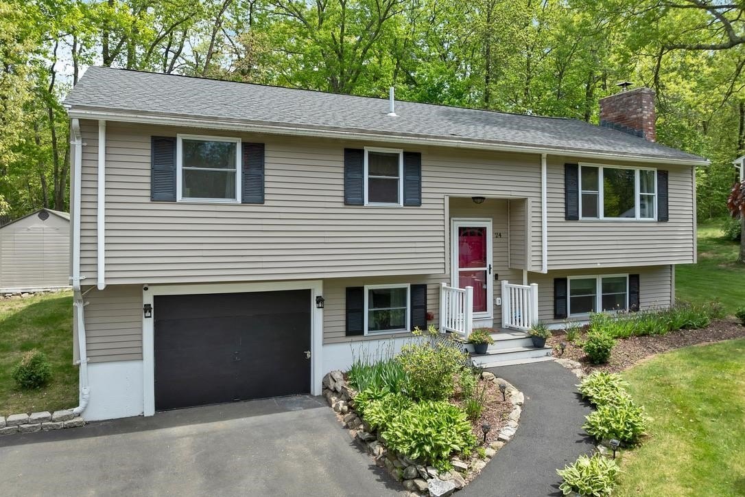 Single Family 3BR 1BA - 24 Bedard Avenue, Derry, NH