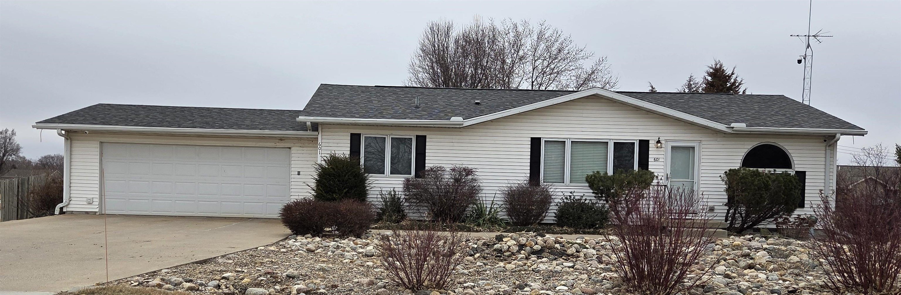 Single Family 3BR 3BA - 601 N 6th St, Dakota City, NE