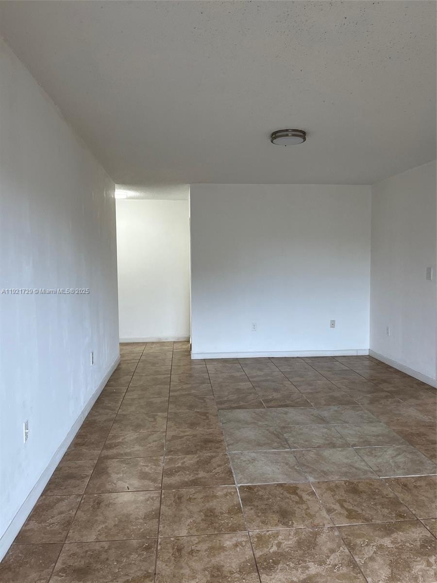 Condo 1BR 2BA - 13500 NE 3rd Ct, North Miami, FL